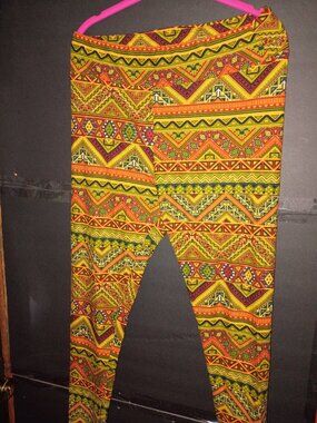 Lularoe tall and curvy leggings in an African print NWOT measurement in photos